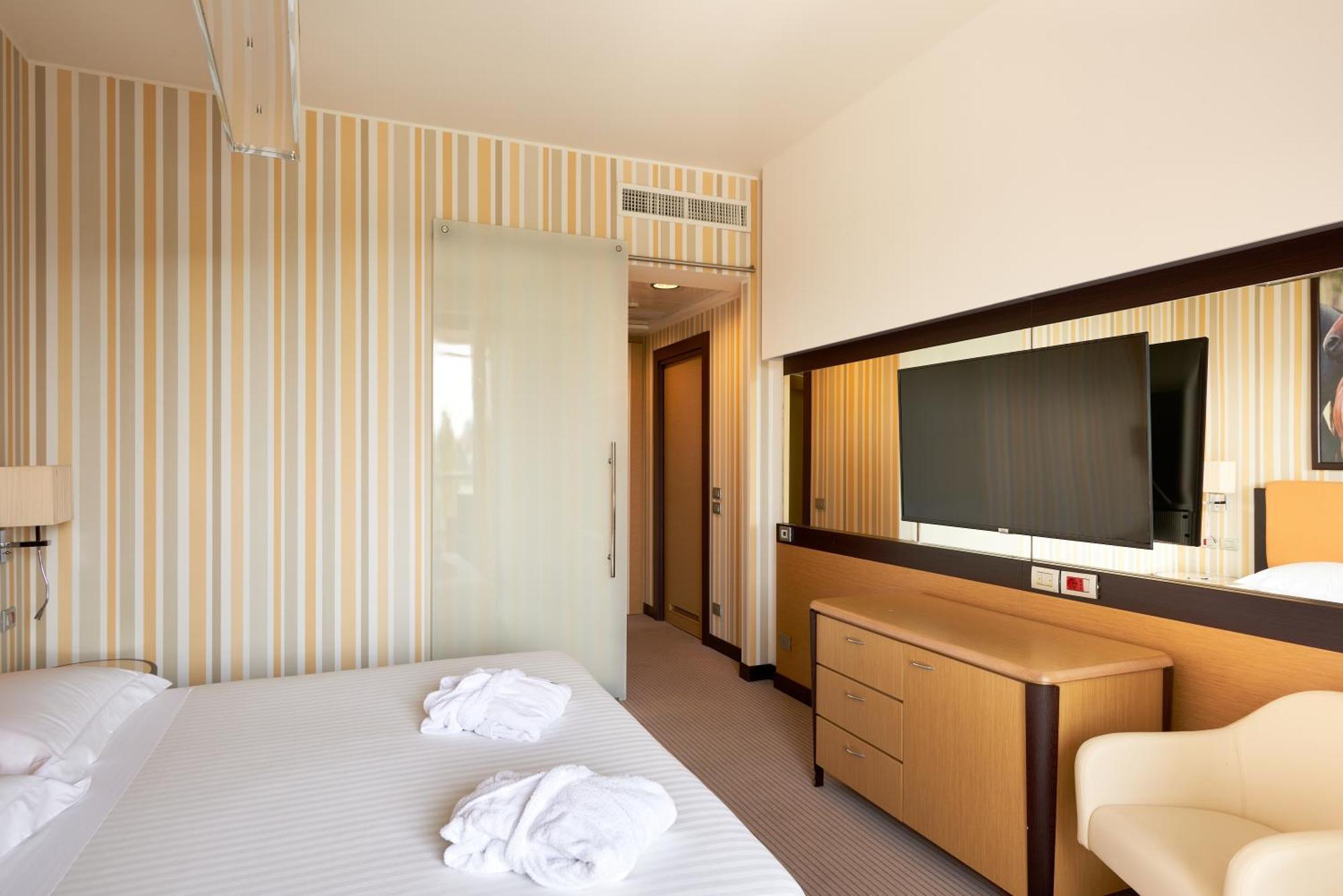 Unahotels Varèse Extérieur photo